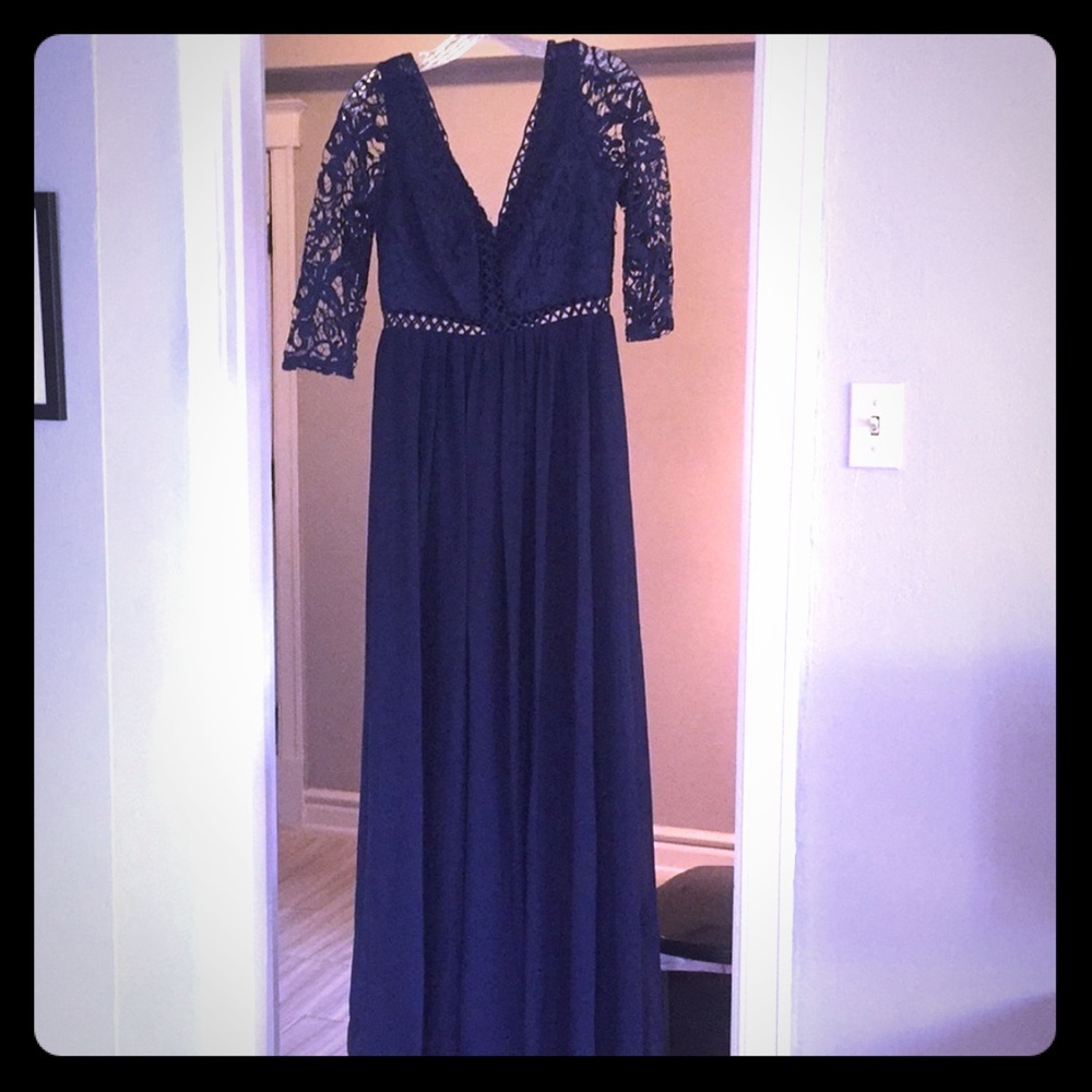 Lulu’s Navy Blue Lace Maxi - Size Small